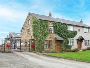 3 bedroom end of terrace house to rent