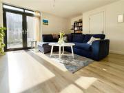 3 bedroom end of terrace house to rent