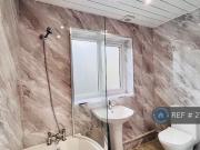 3 bedroom end of terrace house to rent