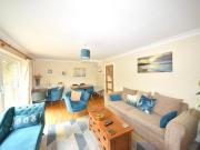 3 bedroom end of terrace house to rent