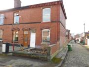 3 bedroom end of terrace house to rent