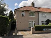 3 bedroom end of terrace house to rent