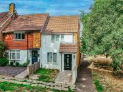 3 bedroom end of terrace house to rent