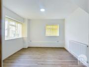3 bedroom end of terrace house to rent