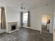 3 bedroom end of terrace house to rent