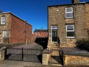 3 bedroom end of terrace house to rent