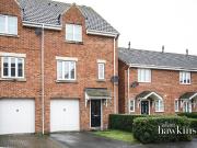 3 bedroom end of terrace house to rent