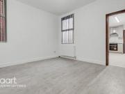 3 bedroom end of terrace house to rent