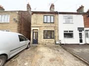 3 bedroom end of terrace house to rent