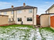 3 bedroom end of terrace house to rent