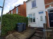 3 bedroom end of terrace house to rent