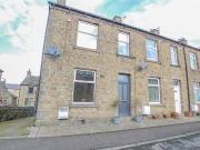 3 bedroom end of terrace house to rent