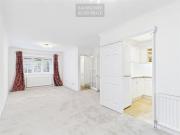 3 bedroom end of terrace house to rent