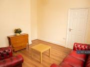 3 bedroom end of terrace house to rent