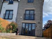 3 bedroom end of terrace house to rent