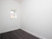 3 bedroom end of terrace house to rent