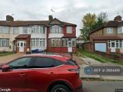 3 bedroom end of terrace house to rent