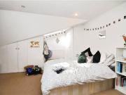 3 bedroom end of terrace house to rent