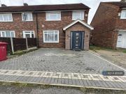 3 bedroom end of terrace house to rent
