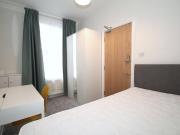 3 bedroom end of terrace house to rent