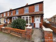 3 bedroom end of terrace house to rent