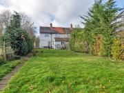 3 bedroom end of terrace house to rent