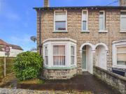 3 bedroom end of terrace house to rent