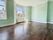 3 bedroom end of terrace house to rent