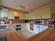 3 bedroom end of terrace house to rent