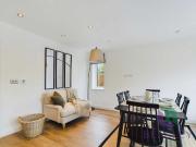 3 bedroom end of terrace house to rent