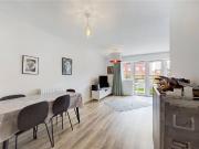 3 bedroom end of terrace house to rent