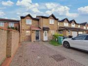 3 bedroom end of terrace house to rent
