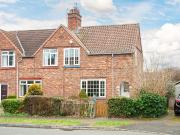 3 bedroom end of terrace house to rent