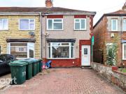 3 bedroom end of terrace house to rent