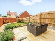 3 bedroom end of terrace house to rent