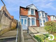 3 bedroom end of terrace house to rent