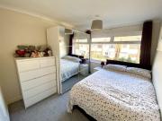 3 bedroom end of terrace house to rent