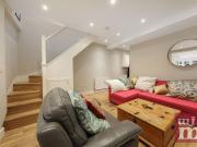 3 bedroom end of terrace house to rent