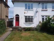 3 bedroom end of terrace house to rent