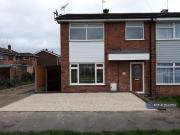 3 bedroom end of terrace house to rent