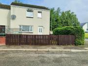 3 bedroom end of terrace house to rent