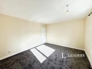 3 bedroom end of terrace house to rent