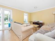 3 bedroom end of terrace house to rent