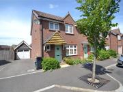 3 bedroom end of terrace house to rent