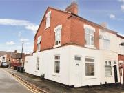 3 bedroom end of terrace house to rent