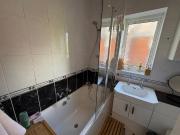 3 bedroom end of terrace house to rent