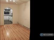 3 bedroom end of terrace house to rent