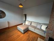 3 bedroom end of terrace house to rent