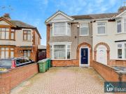 3 bedroom end of terrace house to rent