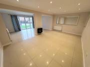 3 bedroom end of terrace house to rent